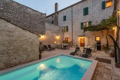 Image de Maison de vacances Svetvinčenat pour 1 - 8 personnes avec 4 chambres à coucher - Maison de vacances