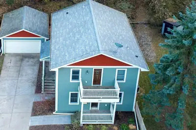 Image de Blocs au centre-ville. Charmant 3 chambres, maison entière