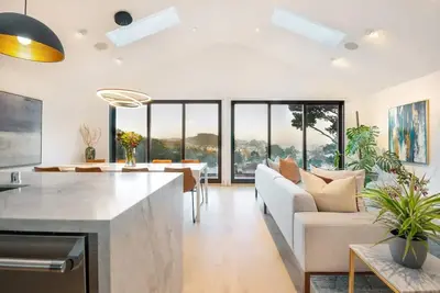 Image de Exceptional Hilltop Villa with Panoramic View