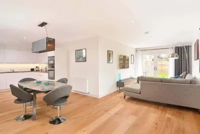 Image de Westview - Appartement moderne de nouvelle construction au coeur de la ville