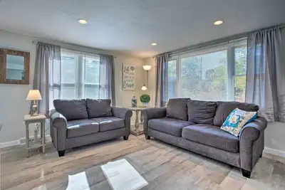 Image de Nouveau! Mise à jour de Plymouth Home, 1. 5 Mi. au bord de l'eau!