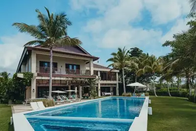 Image de Nouveau luxueux 5 chambres, villa haut de gamme avec vue mer et golf