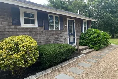 Image de Sud Chatham, Ma. 02659. Cottage saisonnier, à pied de la plage de Pleasant Street