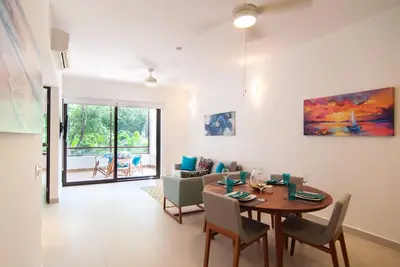 Image de Condo entièrement meublé de deux chambres