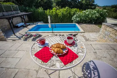 Image de Charming villa with private pool and vineyard view in Momjan