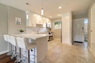 Image de Premier Town Scottsdale Townhouse par Fashion Square * Vient de figurer *