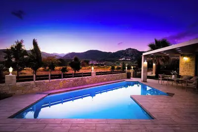 Image de Villa Elenitsa - Élégante propriété à seulement 200m de la plage et des restaurants