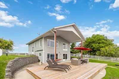 Image de Tuttle Point Cottage sur le fleuve Saint-Laurent