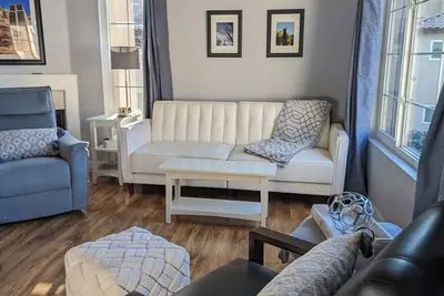 Image de 2026 Dates Available Gorgeous 2 Bedroom Condo, Available for long term rentals