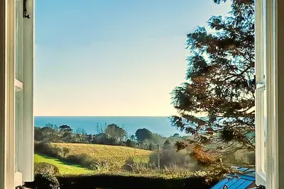Image de Chalet confortable avec vue sur la mer fabuleuse à seulement 15 minutes à pied de la plage