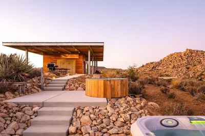 Image de Hawk & Mesa - Retraite moderne privée sur 120 acres!
