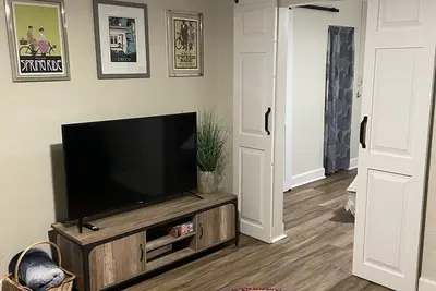 Image de Maison privée sur Bidwell Park près du centre-ville!