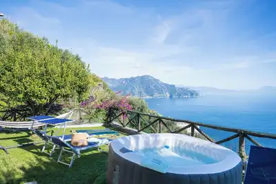 Image de Villa Nenno avec jardin-solarium et vue magnifique sur la mer et la côte