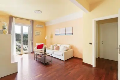 Image de A big flat for rent in Florence by Mmega