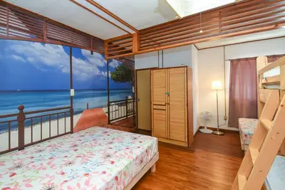 Image de 120 square meters reserved 2 floors Inside the Kokusai Street Arcade / Naha Okinawa