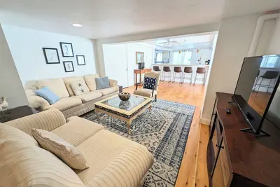 Image de Spacieux et lumineux, très proche de la plage!