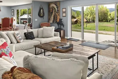 Image de Belle maison sur quatre hectares privés