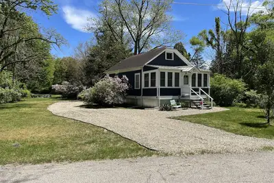 Image de Cottage vintage accessible à la plage