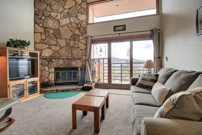 Image de Studio de ski confortable avec une vue énorme! Foyer au bois, bains à remous, piscine. Dd402e