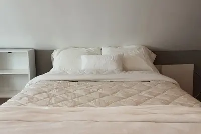 Image de Appartement contemporain proche de Nyc home sweet home.