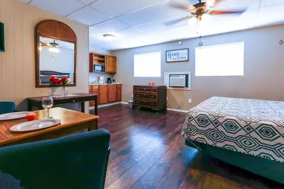 Image de Studios adjacents près de Table Rock Lake et Silver Dollar City - 2 chambres communicantes