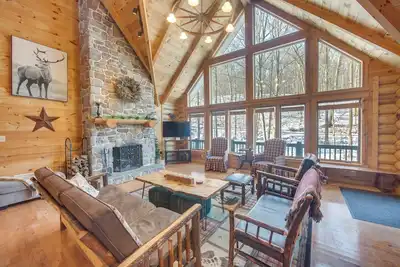 Image de Nouveau! Grande maison de 4000 pieds carrés - 11 Mi à Lancaster!