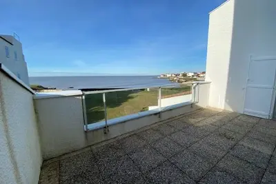 Image de Appartement spacieux avec terrasses et parking à Royan