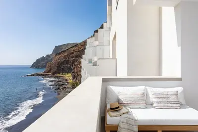 Image de Appartement tout neuf, vue imprenable sur la mer