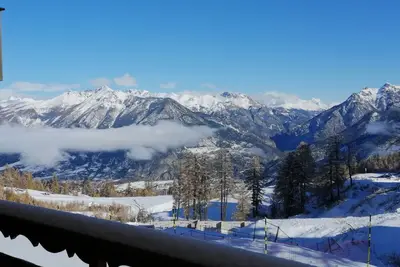 Image de Logement au pied des pistes avec vue imprenable sur la vallée