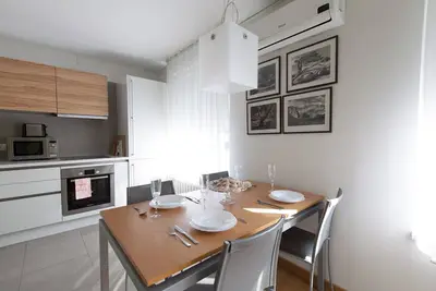 Image de Eva Tour As / Appartement 2br moderne dans le centre, garage gratuit, WiFi & Ac