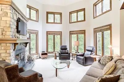 Image de Ski in shuttle out Mont Tremblant ski resort Les Manoirs 110-2