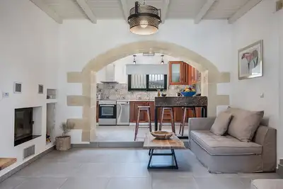 Dans notre villa en pierre avec piscine et soleil, vous pouvez trouver le calme et la détente dont vous avez besoin!