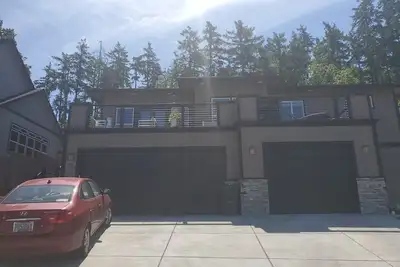 Image de Chambre privée dans notre maison à quelques minutes de U d'O