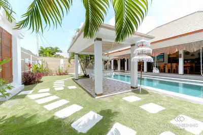 Image de 2 Jacuzzi I 2 Piscine I Personnel I Seminyak I Marcher jusqu'au restaurant et à la rue commerçante