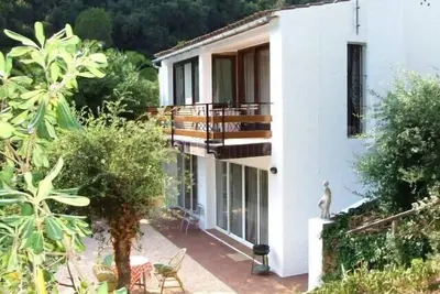 Image de Maison mitoyenne près de la plage, grand terrain, un paradis pour les enfants