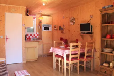 Image de Charmant studio à Vars Les Claux, proche commodités et pistes, balcon en rez-de-chaussée