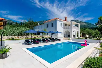 Image de Superbe maison Ă Gruda avec WiFi