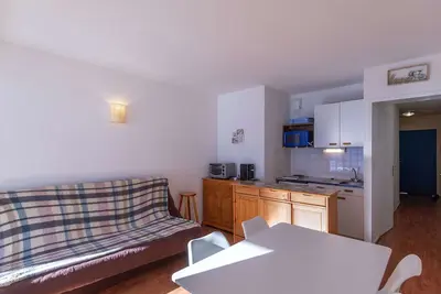 Image de Studio cabine 4 pers, pied des pistes avec parking couvert, balcon sud, centre station