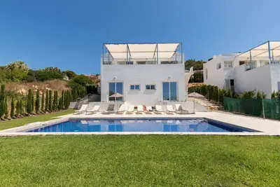 Image de Villa Sunset - près de la plage, moderne, piscine privée, climatisation et WiFi