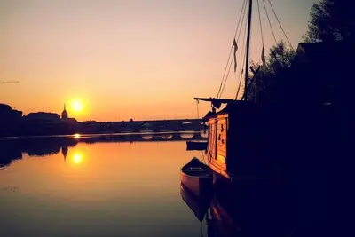 Image de Insolite grand confort ♥ Bateau Loire Romance ♥ Le Luxe De Nuits Magiques A Bord