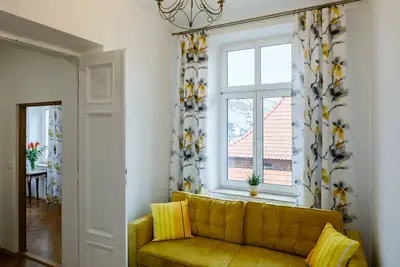 Image de Big antique, two bedrooms apartment de lux
