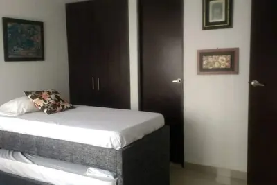 Image de Appartement D'Une Chambre En 5 ÉTAGE Avec Balcon Et Vue Mer, Climatiseur, Femme