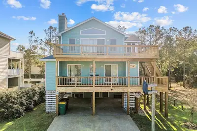 Image de 1764 - Sunny Side Up, Private Pool, Hot Tub, Stroll to Fishing Lake, Bring the Dog.