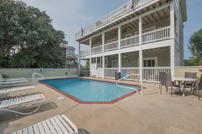 Image de Sundowner | Monteray Shores | Corolla | Oceanside | 5 chambres | 16 couchages