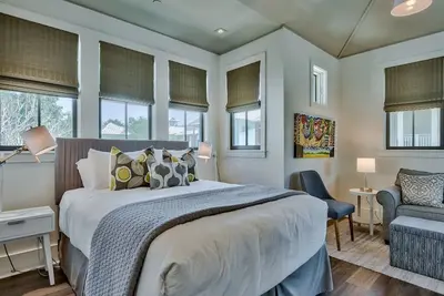 Image de Retraite nouvellement construite et confortable - 2 vélos inclus