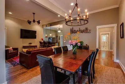 Image de 5-Star Propriété à 5 Points à East Nashville