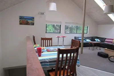 Image de New Modern Muriwai studio