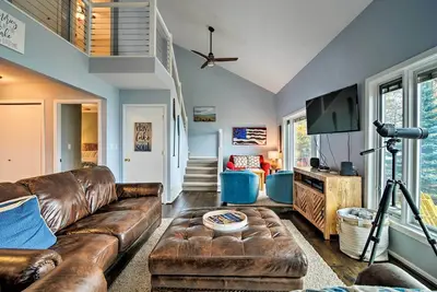 Image de Peaceful Lake Mich. Retraite avec Waterfront privé!