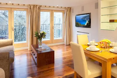 Image de Penthouse de luxe avec balcon