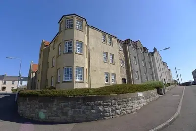 Image de Bel appartement spacieux situé au rez-de-chaussée avec vue sur le port d'Anstruther